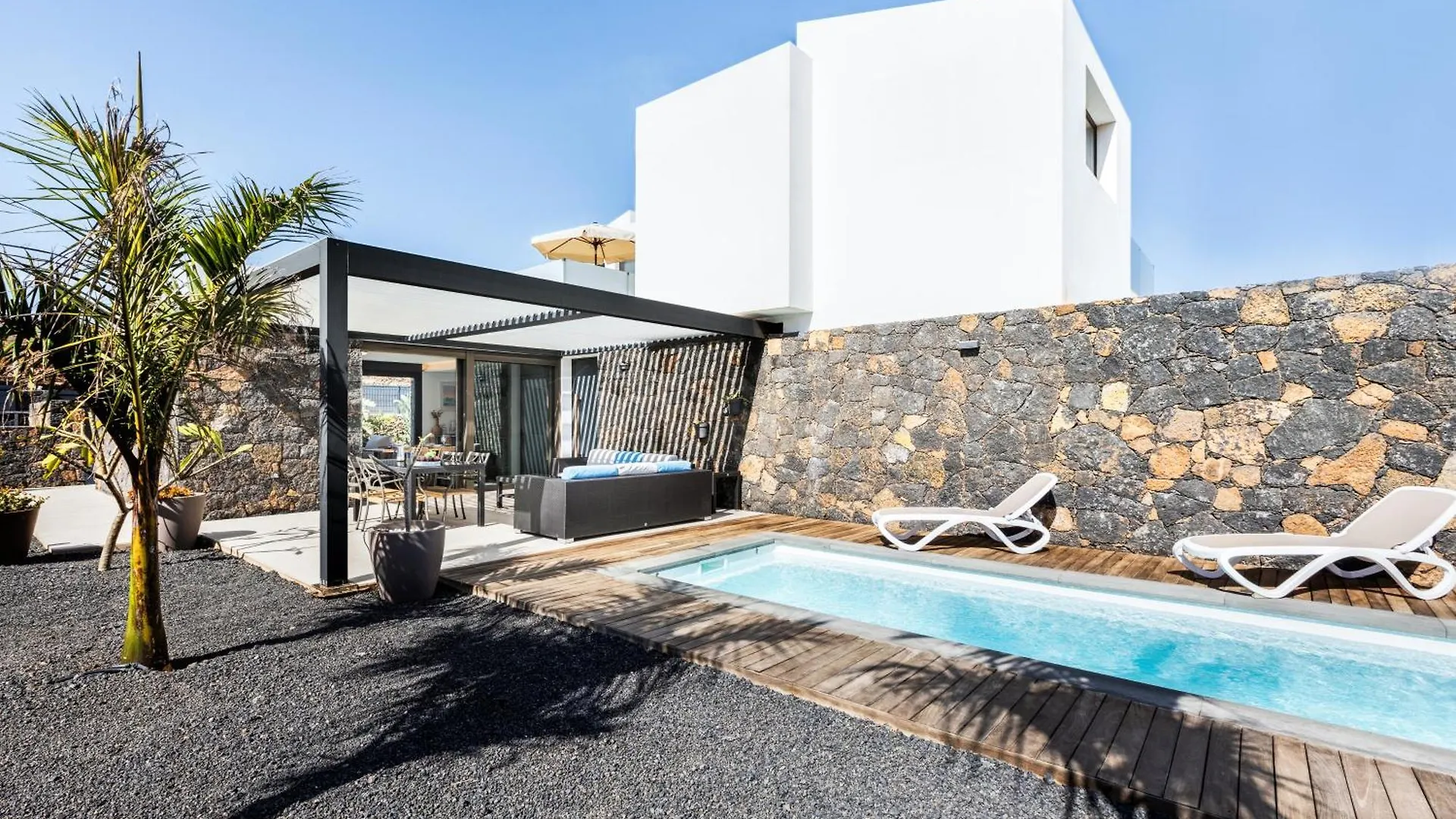 別荘 Villa La Tabaiba- Bright Open Spaces, Private & Heated Pool ラ・オリーバ