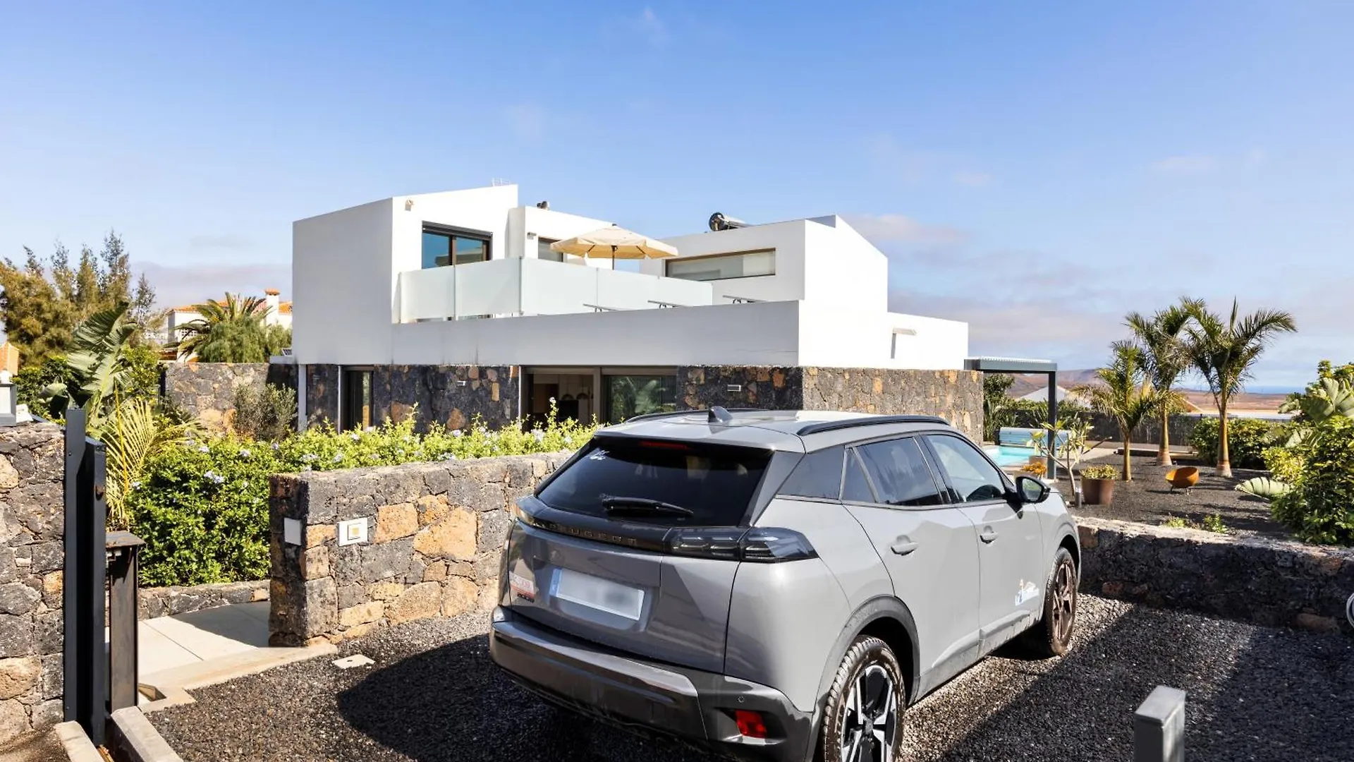 別荘 Villa La Tabaiba- Bright Open Spaces, Private & Heated Pool ラ・オリーバ スペイン