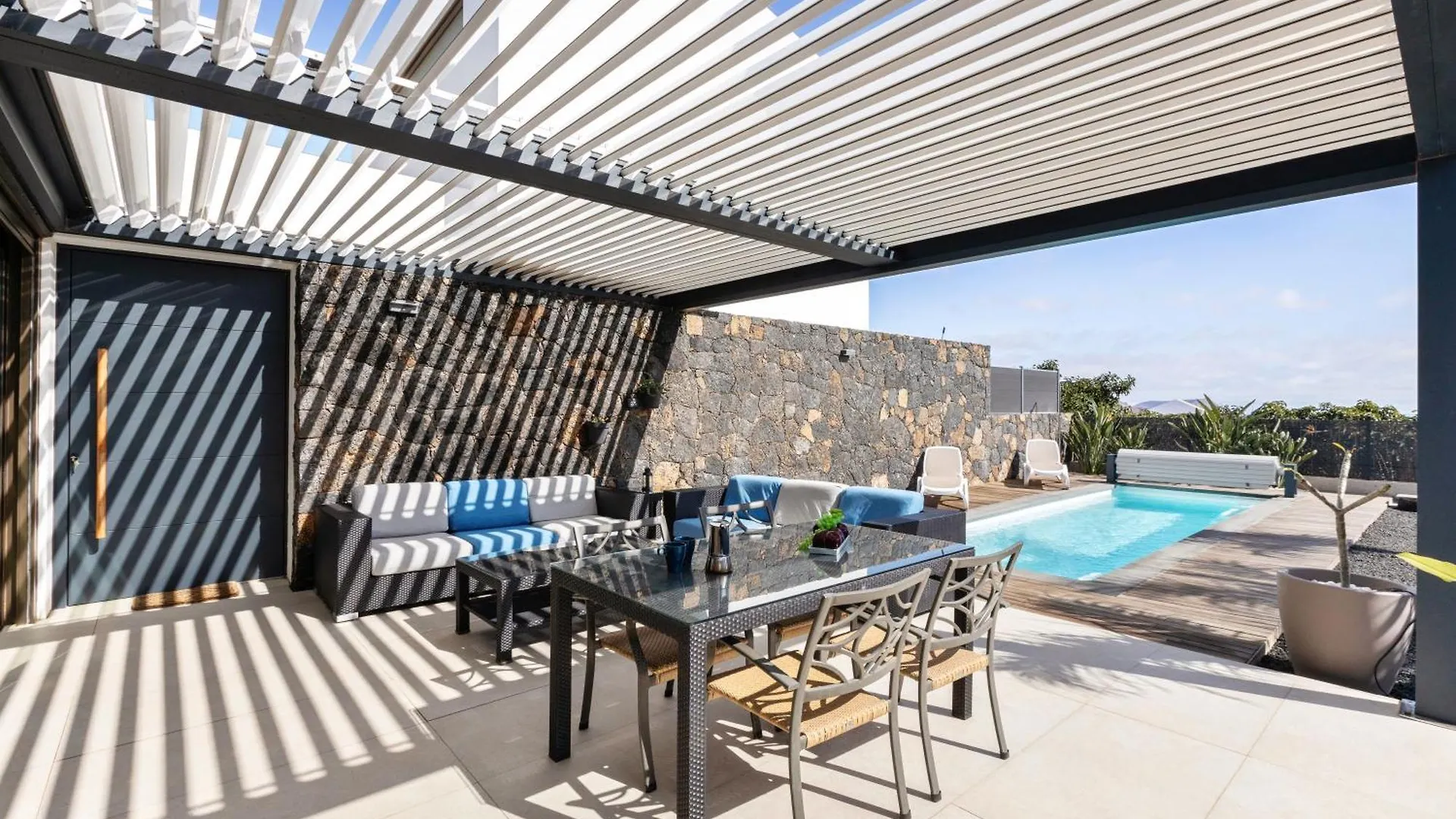 別荘 Villa La Tabaiba- Bright Open Spaces, Private & Heated Pool ラ・オリーバ