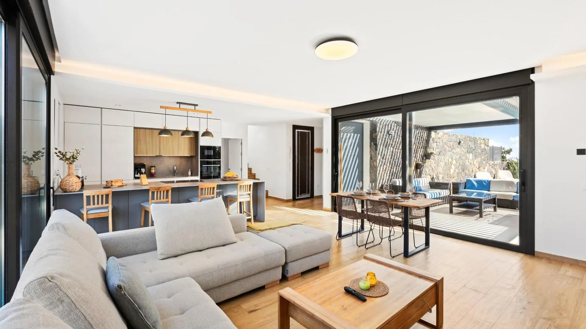 Villa La Tabaiba- Bright Open Spaces, Private & Heated Pool ラ・オリーバ 0*,